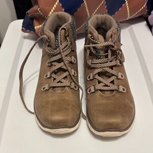 Ladies Skechers boots